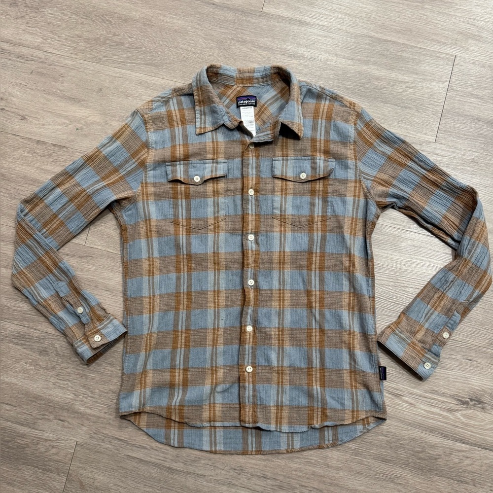 Patagonia Men's Long-Sleeved Fjord Flannel
Long-Sleeve Button-Down Shirt